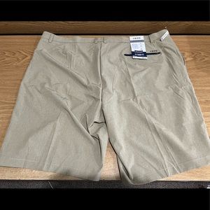 IZOD Shorts w/SportsFlex Waistband - Sz 46